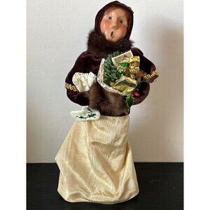 RARE 1998 Byers Choice Victorian Woman Caroler Cape Muff Gifts Ltd Ed 89/100